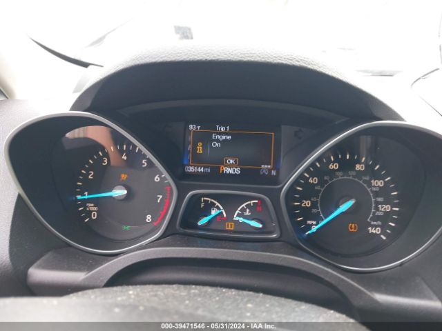 1FMCU0J92HUA57945 Ford Escape Titanium
