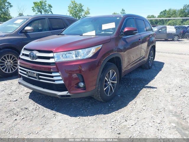 Toyota Highlander Xle 2018 5TDJZRFH1JS900836 Image 2