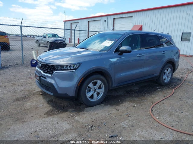 KIA SORENTO LX 2021 5XYRG4LC1MG041673 Image 2