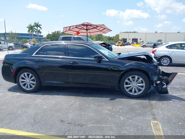 Chrysler 300 Anniversary Edition 2016 2C3CCARG8GH329260 Image 13