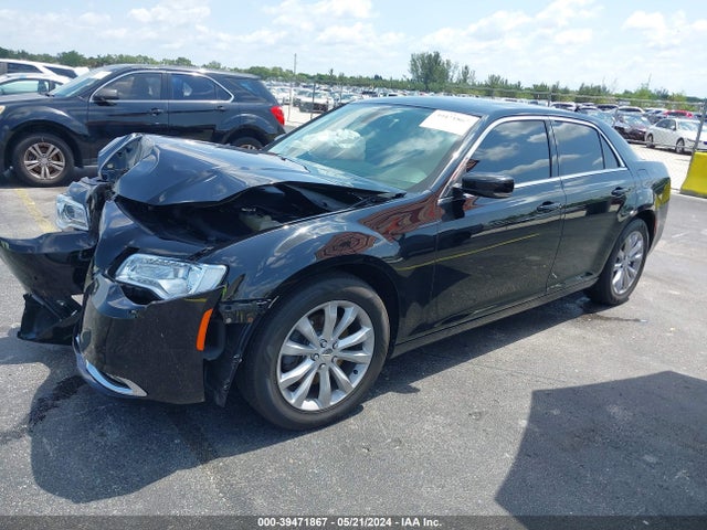 Chrysler 300 Anniversary Edition 2016 2C3CCARG8GH329260 Image 2