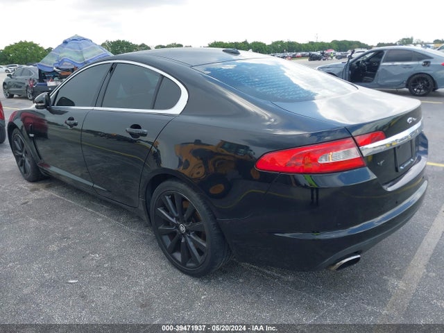 2011 JAGUAR XF SAJWA0GBXBLS01888 Photo 2