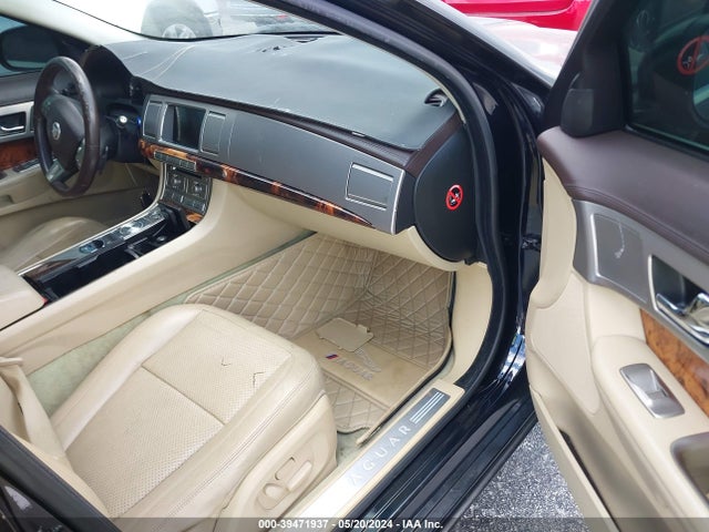 2011 JAGUAR XF SAJWA0GBXBLS01888 Photo 4