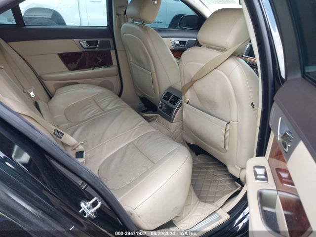 2011 JAGUAR XF SAJWA0GBXBLS01888 Photo 7