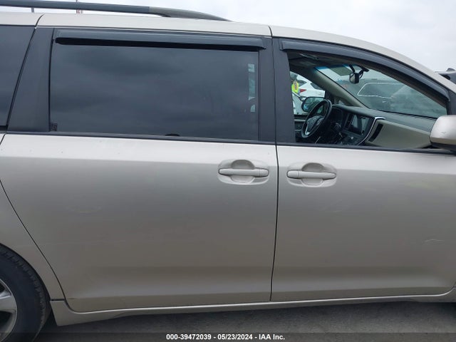 Toyota Sienna Le 8 Passenger 2017 5TDKZ3DC5HS829689 Image 14