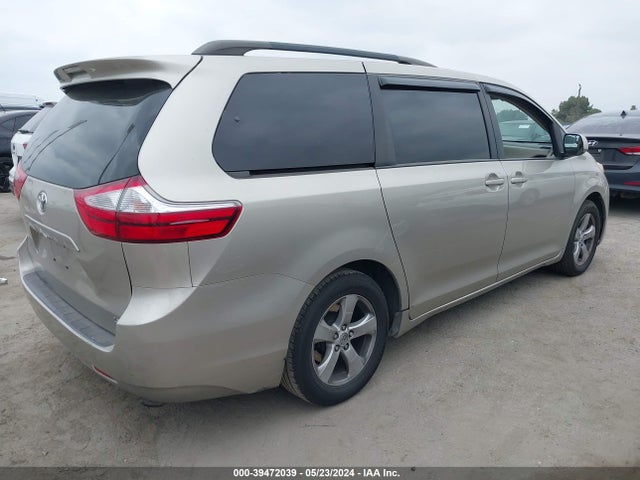 Toyota Sienna Le 8 Passenger 2017 5TDKZ3DC5HS829689 Image 4