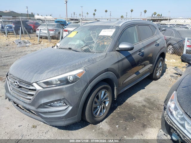 Hyundai TUCSON SEL 2018 KM8J33A48JU790555 Image 2