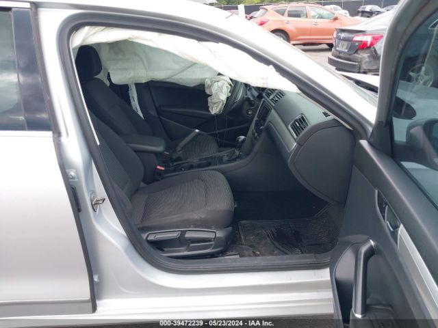 1VWAT7A31HC016860 Volkswagen Passat 1.8t S