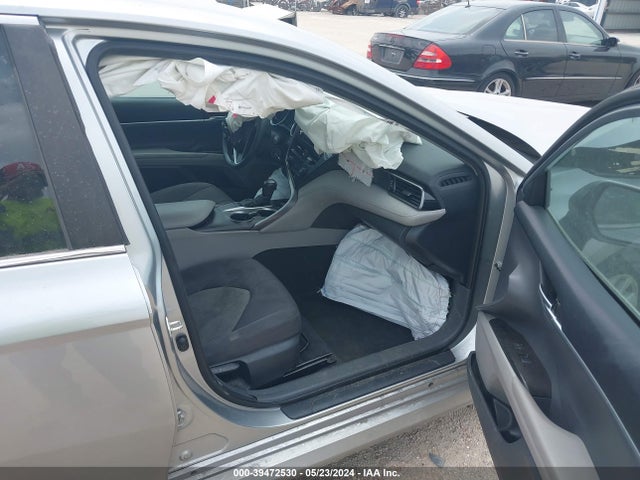 Toyota CAMRY LE 2022 4T1C11AKXNU629633 Image 5