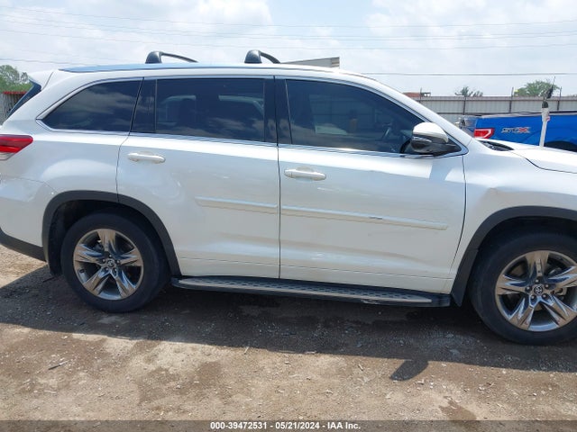 Toyota Highlander Limited Platinum 2018 5TDYZRFH7JS278029 Image 14