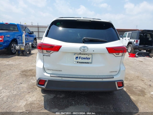Toyota Highlander Limited Platinum 2018 5TDYZRFH7JS278029 Image 17