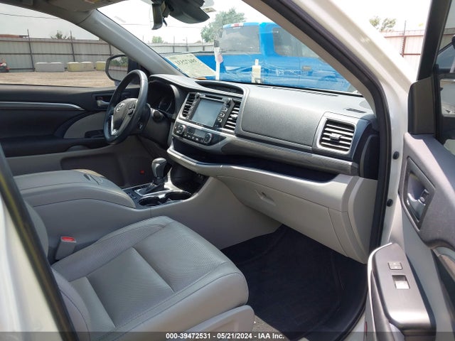 Toyota Highlander Limited Platinum 2018 5TDYZRFH7JS278029 Image 5