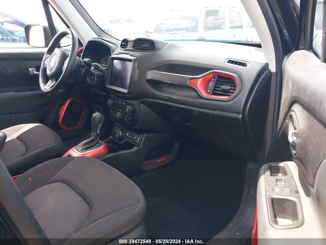 ZACCJBCB8JPH59252 Jeep Renegade Trailhawk 4x4