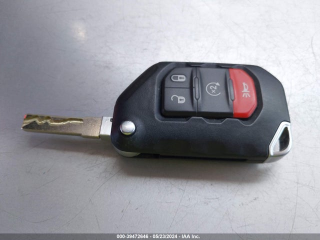 1C6HJTAG8LL135847 Jeep Gladiator Sport S 4x4