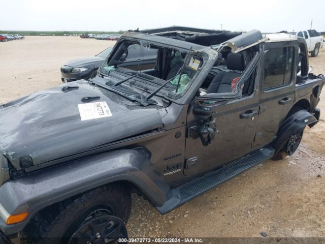 1C4HJXEN3KW585802 Jeep Wrangler Unlimited Sahara 4x4