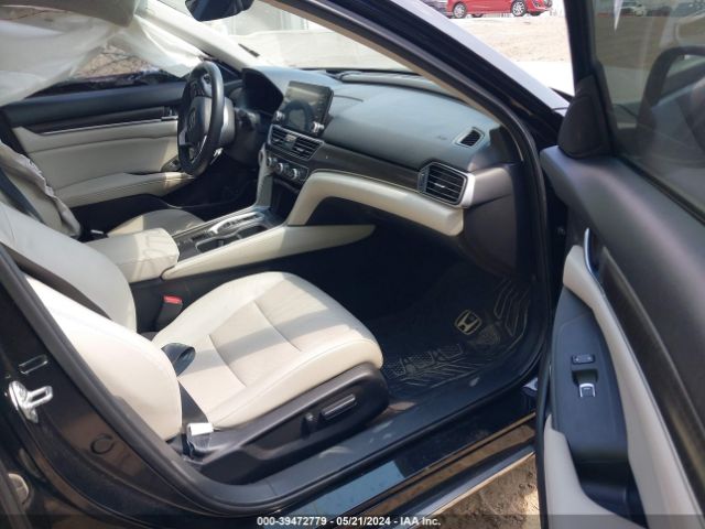 1HGCV2F95JA013338 Honda Accord Touring 2.0t