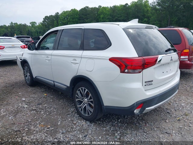 2018 MITSUBISHI OUTLANDER JA4AD2A30JZ049056 Photo 2