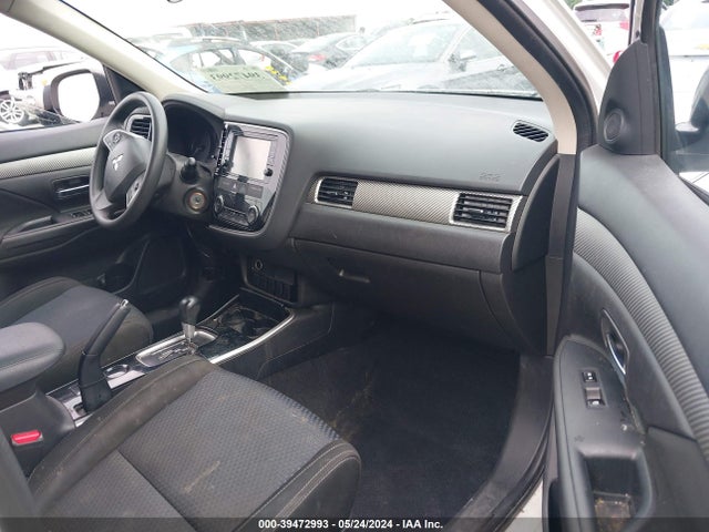 2018 MITSUBISHI OUTLANDER JA4AD2A30JZ049056 Photo 4