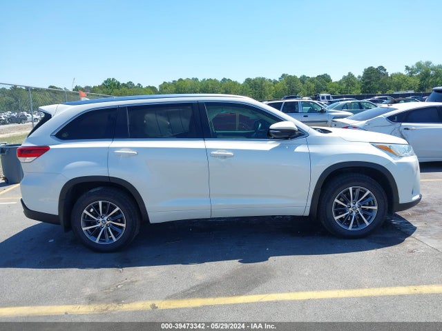 Toyota Highlander Xle 2018 5TDJZRFH2JS561309 Image 13