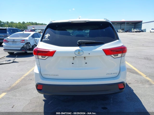 Toyota Highlander Xle 2018 5TDJZRFH2JS561309 Image 16