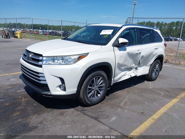 Toyota Highlander Xle 2018 5TDJZRFH2JS561309 Image 2