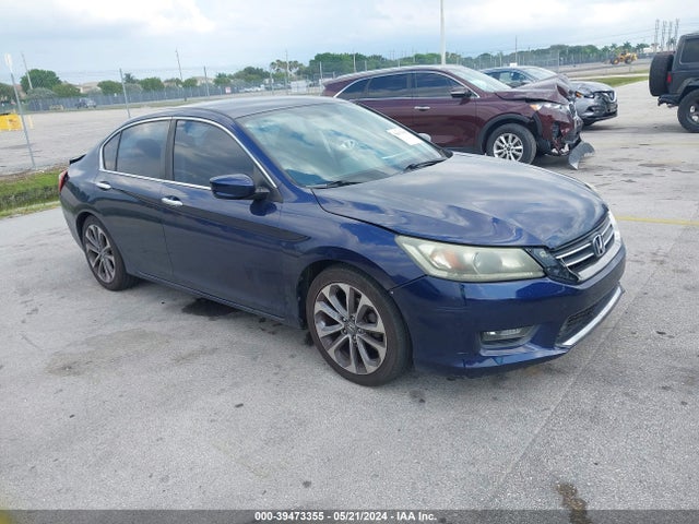 2014 1HGCR2F50EA215866 main image