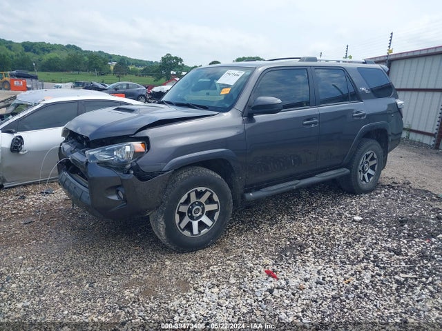 Toyota 4runner Trd Off Road 2018 JTEBU5JR6J5554084 Image 2