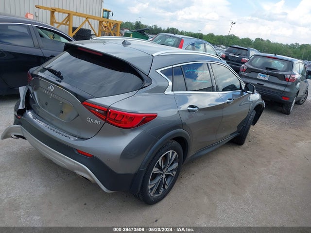 Infiniti Qx30 Essential 2018 SJKCH5CR0JA006161 Image 4