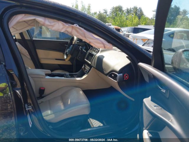 SAJAE4BV4HA973007 Jaguar Xe 35t Prestige