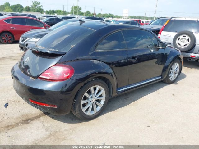 3VWFD7AT2JM703224 Volkswagen Beetle 2.0t Coast/2.0t S