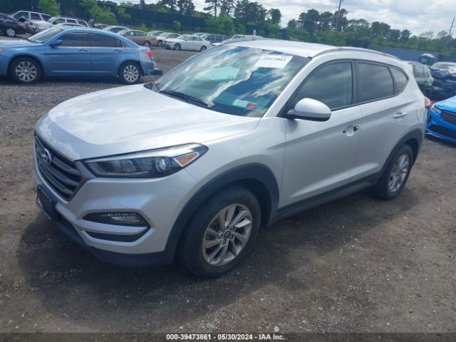 KM8J3CA42GU195015 Hyundai TUCSON SE