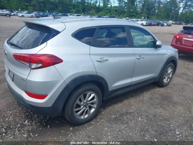 KM8J3CA42GU195015 Hyundai TUCSON SE