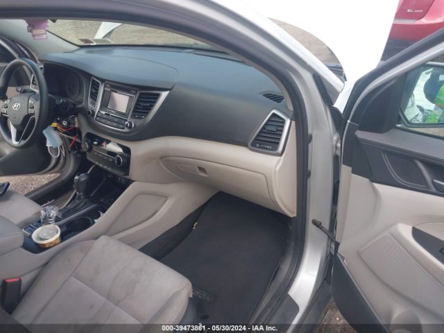 KM8J3CA42GU195015 Hyundai TUCSON SE