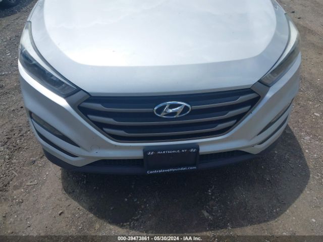 KM8J3CA42GU195015 Hyundai TUCSON SE