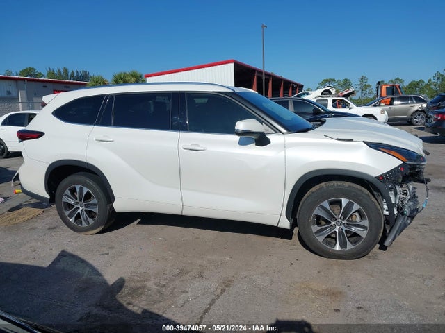Toyota Highlander Xle 2021 5TDGZRAH7MS534032 Image 13