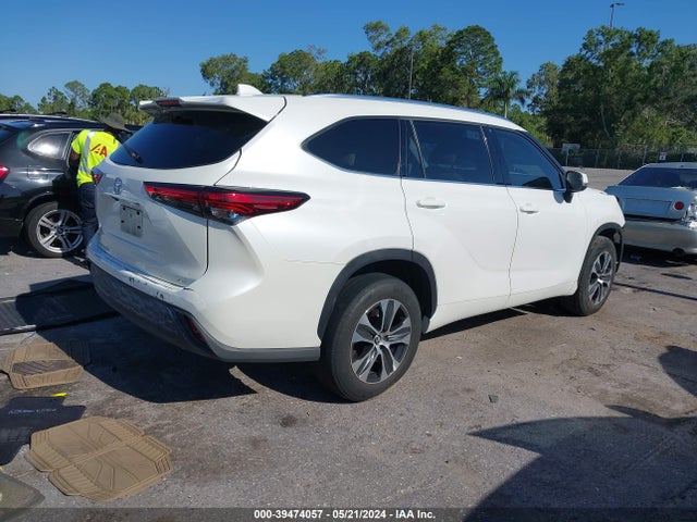 Toyota Highlander Xle 2021 5TDGZRAH7MS534032 Image 4