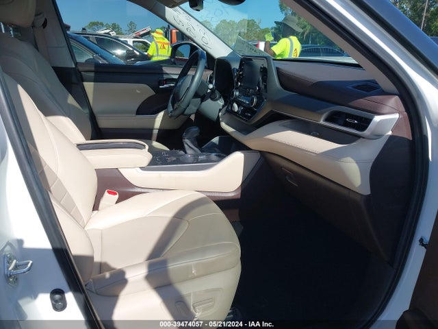 Toyota Highlander Xle 2021 5TDGZRAH7MS534032 Image 5