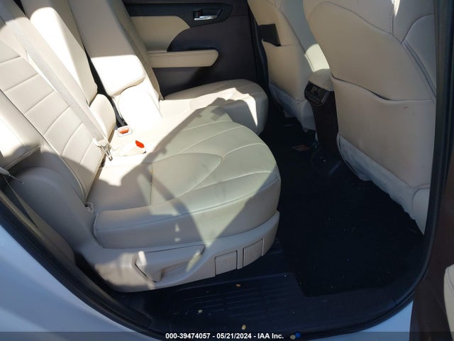 Toyota Highlander Xle 2021 5TDGZRAH7MS534032 Image 8