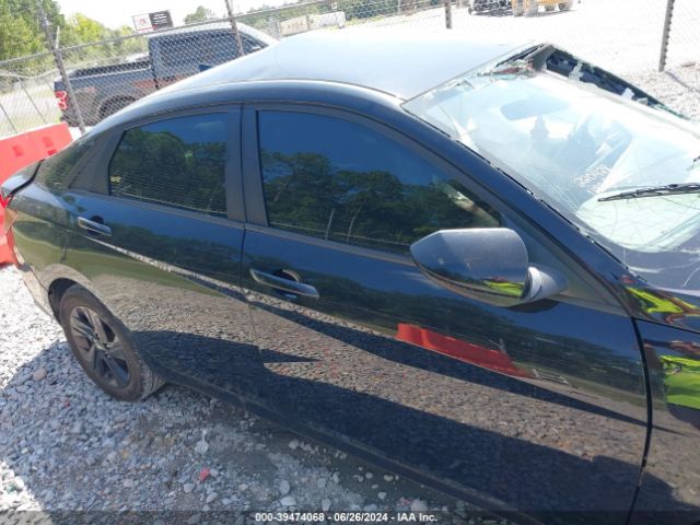 KMHLM4AG7NU220428 Hyundai ELANTRA SEL