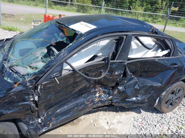 KMHLM4AG7NU220428 Hyundai ELANTRA SEL