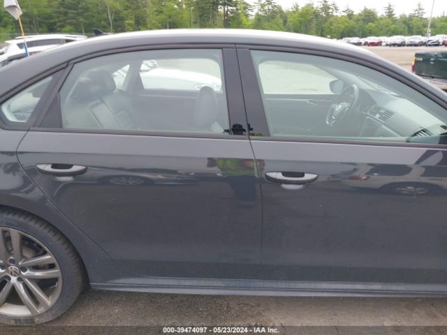 1VWAA7A37JC000402 Volkswagen Passat 2.0t R-line/2.0t S