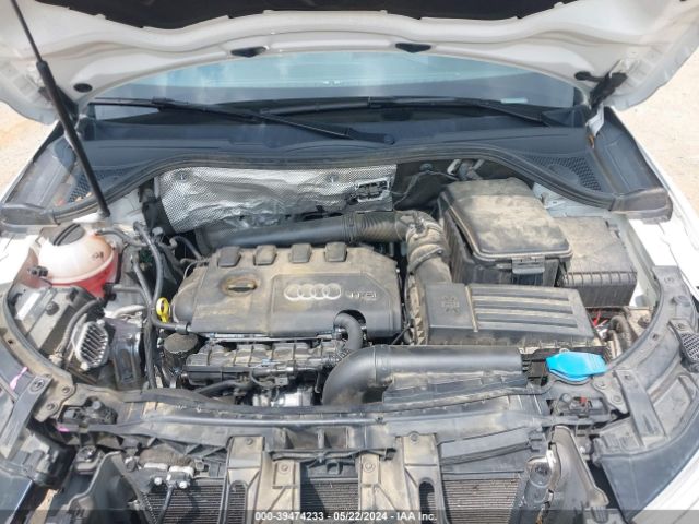 WA1JCCFSXHR008873 Audi Q3 2.0t Premium