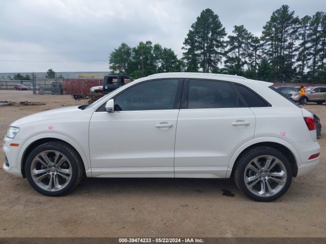 WA1JCCFSXHR008873 Audi Q3 2.0t Premium