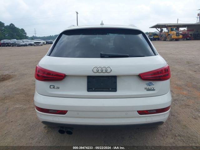 WA1JCCFSXHR008873 Audi Q3 2.0t Premium