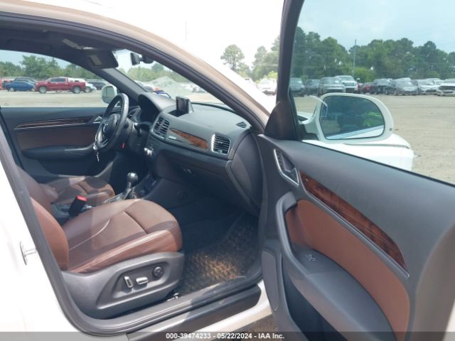 WA1JCCFSXHR008873 Audi Q3 2.0t Premium