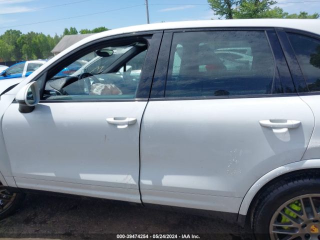 WP1AE2A2XHLA69921 Porsche Cayenne E-hybrid S Platinum Edition