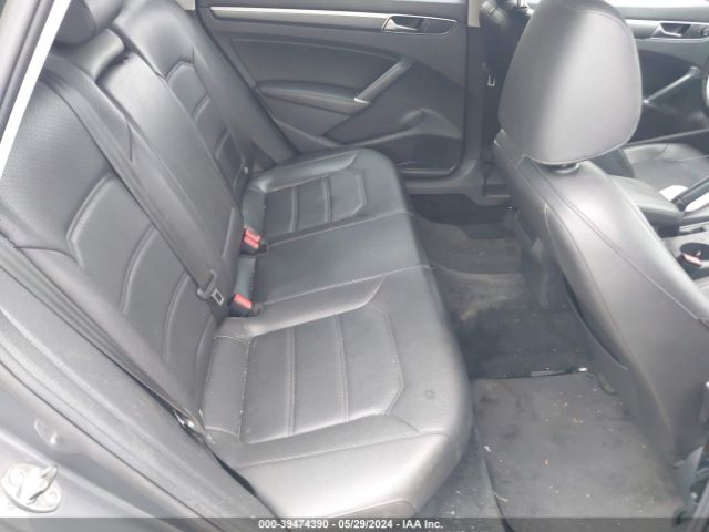 1VWDT7A36HC054372 Volkswagen Passat 1.8t R-line