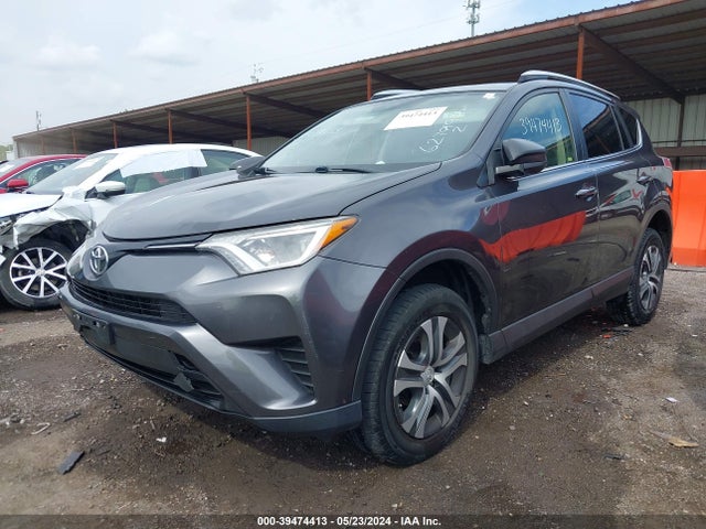 Toyota RAV4 LE 2016 JTMZFREV4GJ062729 Image 2