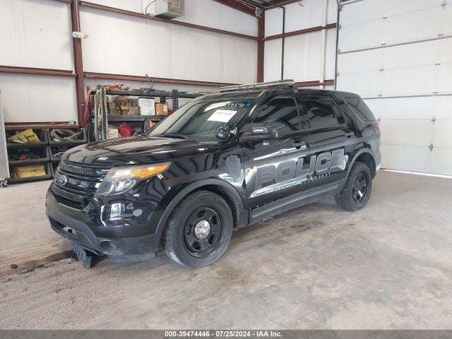 Ford Utility Police Interceptor 2015 1FM5K8AR7FGB32695 Image 2
