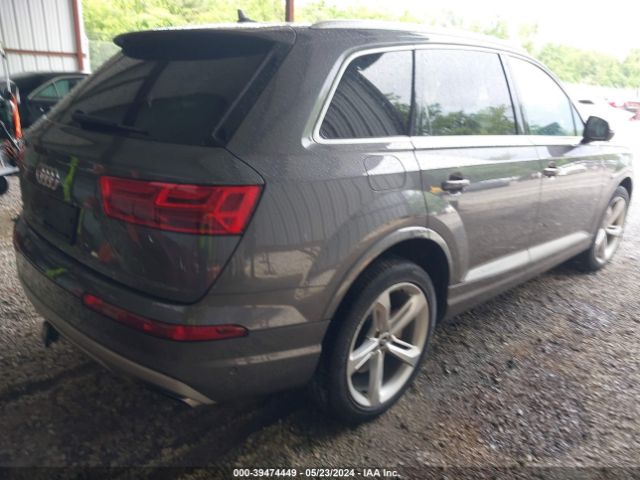 WA1VAAF75KD014026 Audi Q7 55 Premium